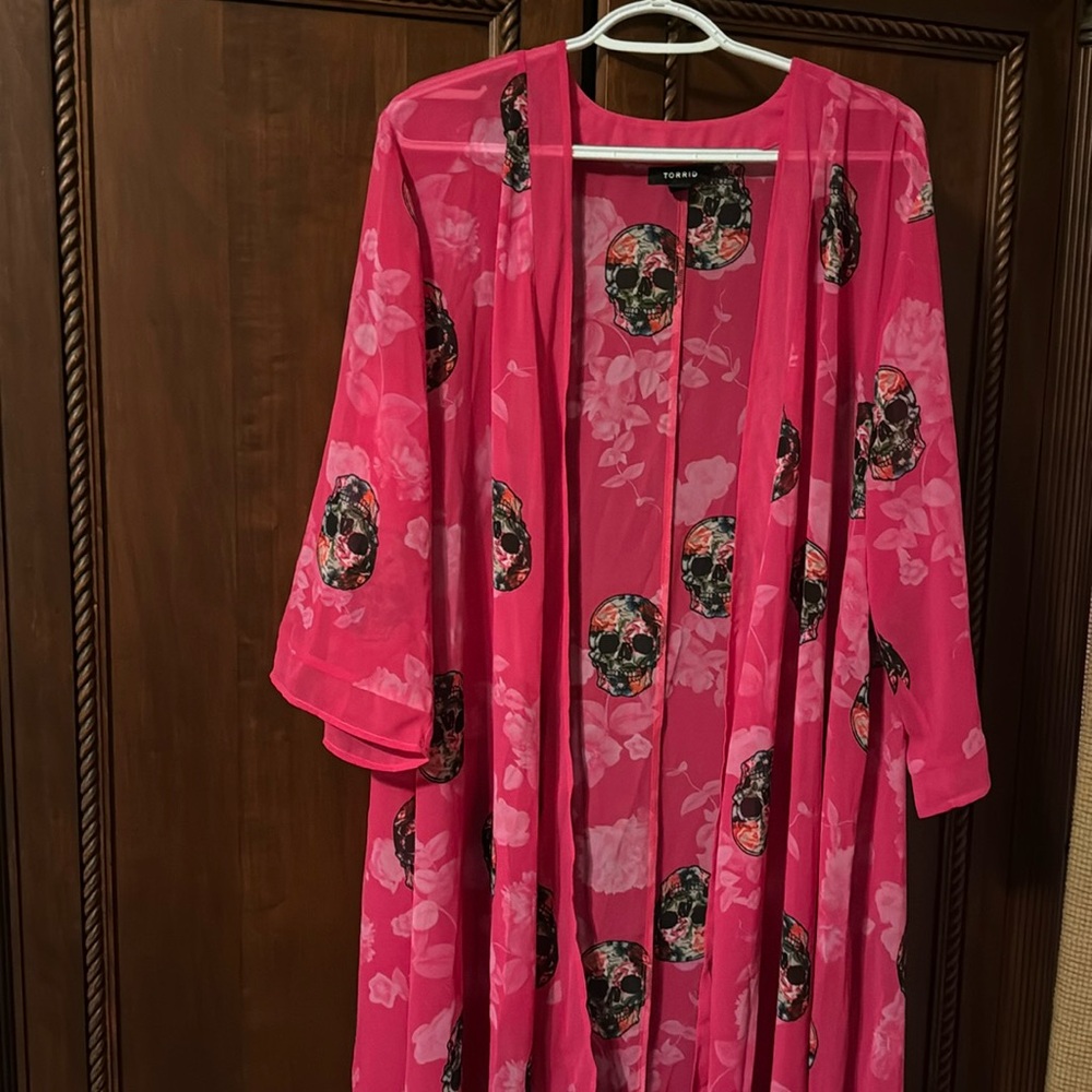 Torrid Size 2X Pink Floral Skull Head Coverup